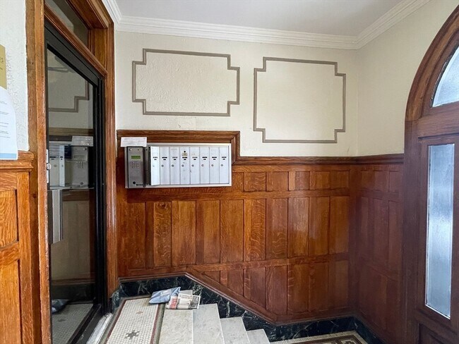 Building Photo - 1157 Commonwealth Ave