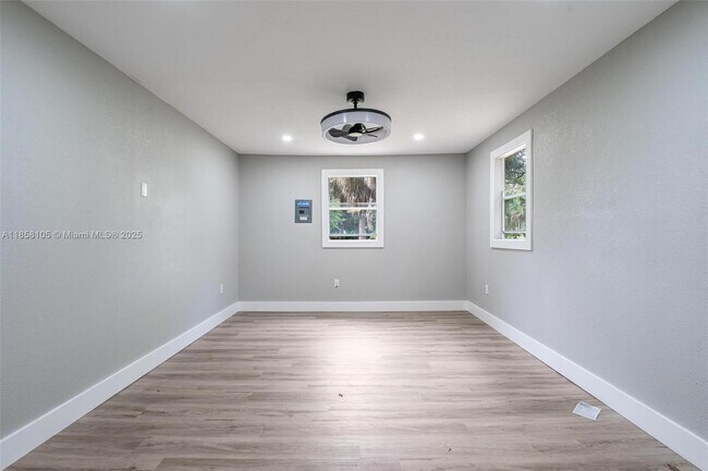 Building Photo - 576 Marshall Rd