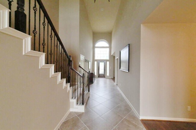 Building Photo - 6223 Falling Briar Lane