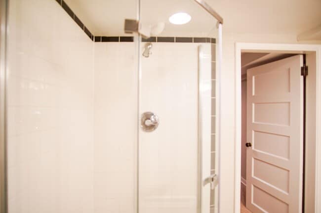 Building Photo - Look and Lease Special! Adorable & Cozy NW 1 Bdr w/Fireplace + Hardwoods!