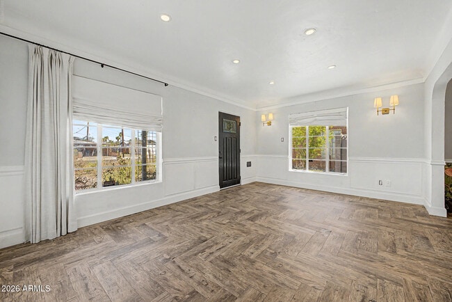 Building Photo - 1333 E Monte Vista Rd