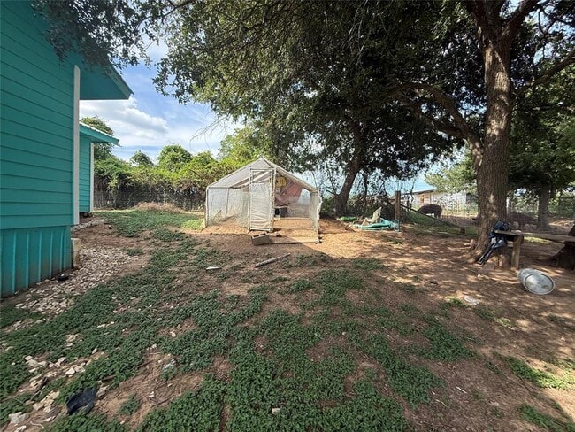 Building Photo - 968 Red Town Rd