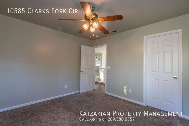 Building Photo - Charming 4-Bedroom Home in Spanos Park Wes...