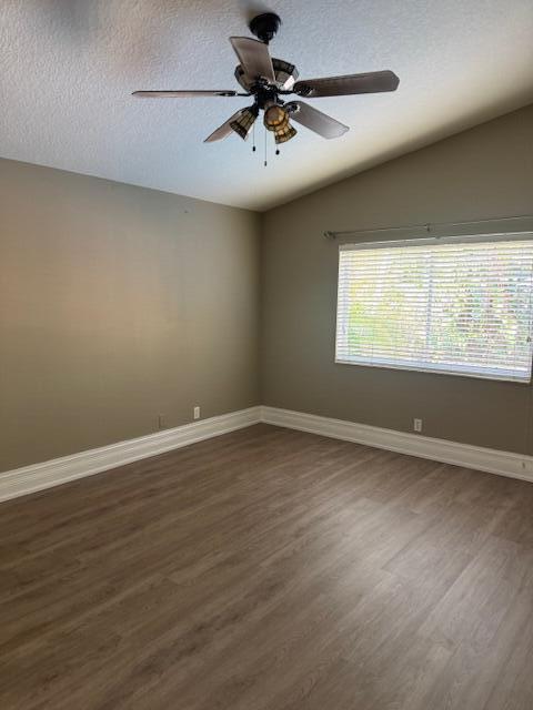 Building Photo - 2420 SE Springtree Pl