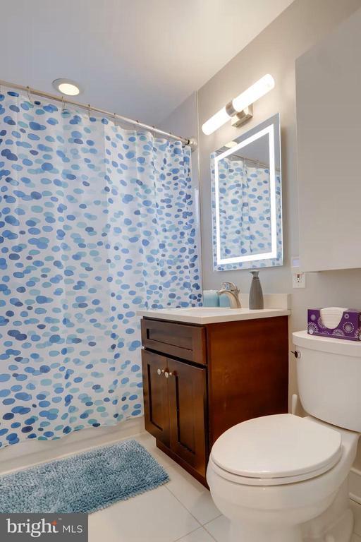 Building Photo - 4118 18th Rd N