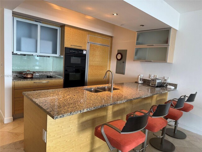 Building Photo - 1830 S Ocean Dr