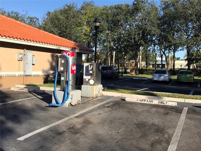 Building Photo - 151 SW 117th Ave