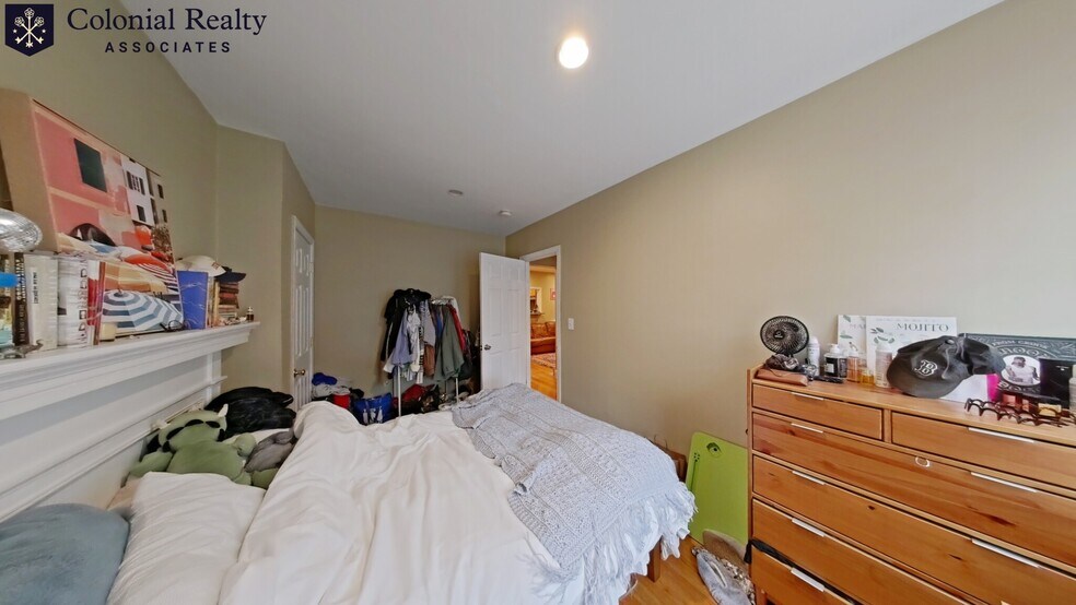 Building Photo - 68 Egmont St