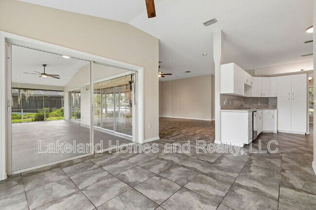 Building Photo - 95 Woodside Dr