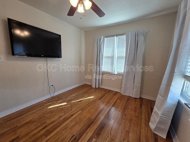 Building Photo - 3832 NW 17th St