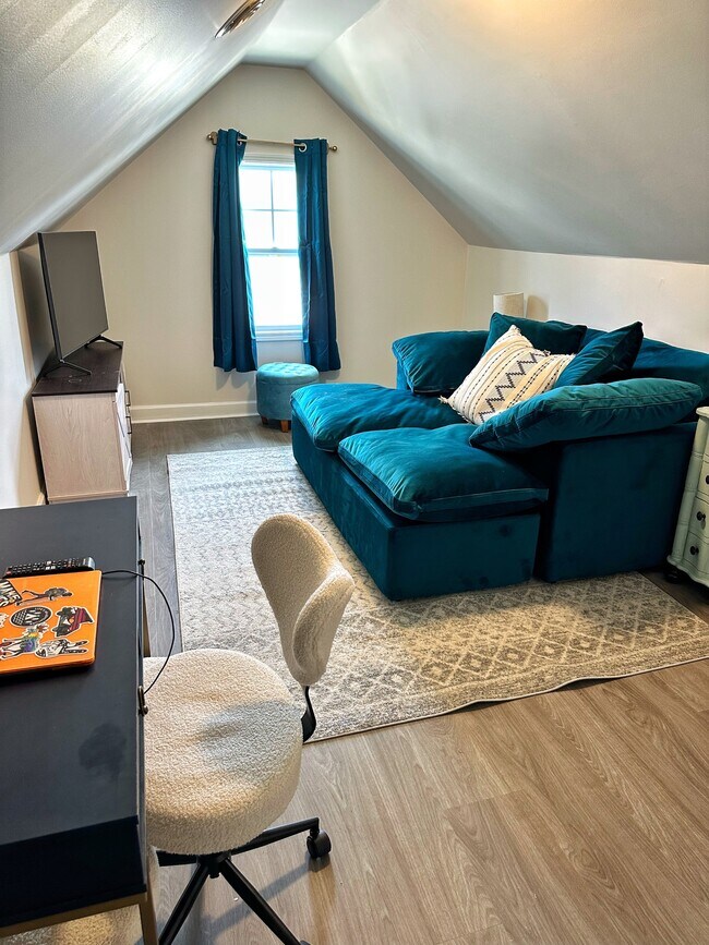 Building Photo - 1002 Rodanthe Dr