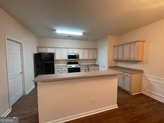 Building Photo - 124 Cottesford Dr SW