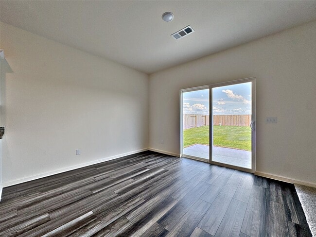 Building Photo - 8431 Vacek Xing Wy