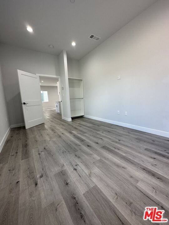 Building Photo - 6829 Bellaire Ave