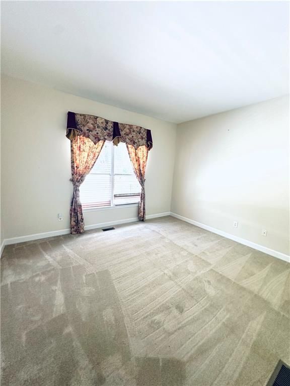 Building Photo - 811 Valley Dr