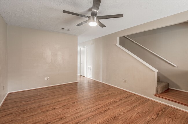 Building Photo - 2521 Crosstimbers Dr