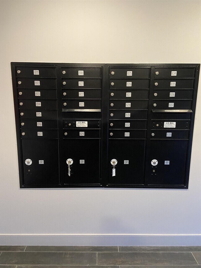 Building Photo - 2075 Lafayette Rd