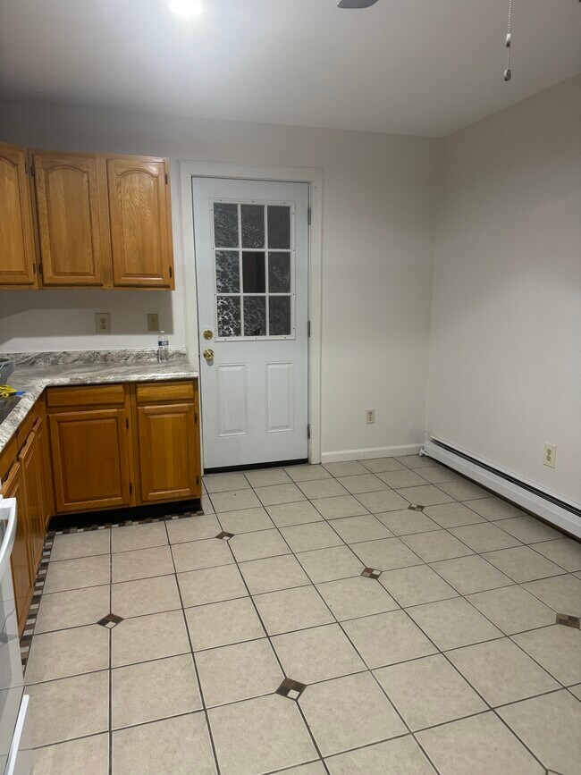 268 E Main St 268 E Main St Chicopee MA 01020 Apartment Finder