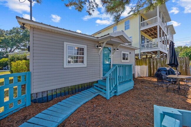 Building Photo - 347 Seabreeze Dr