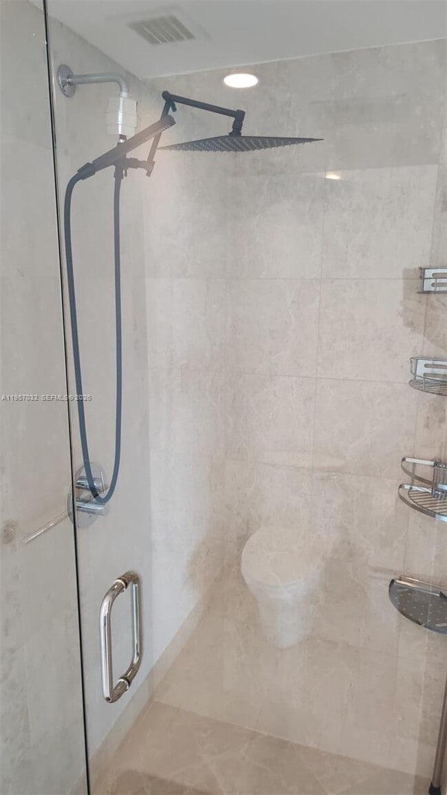 Building Photo - 200 Biscayne Blvd Way