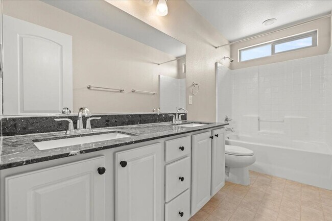 Building Photo - North Las Vegas Beauty – Roomy, Stylish, a...