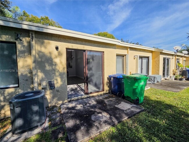 Building Photo - 3639 NW 83rd Ln