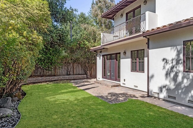 Building Photo - Elegant Mediterranean Home in Prime Menlo ...