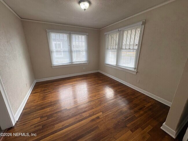 Building Photo - 859 St Clair St