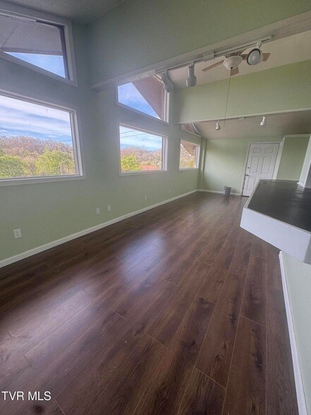 Building Photo - 179 Gilmer St