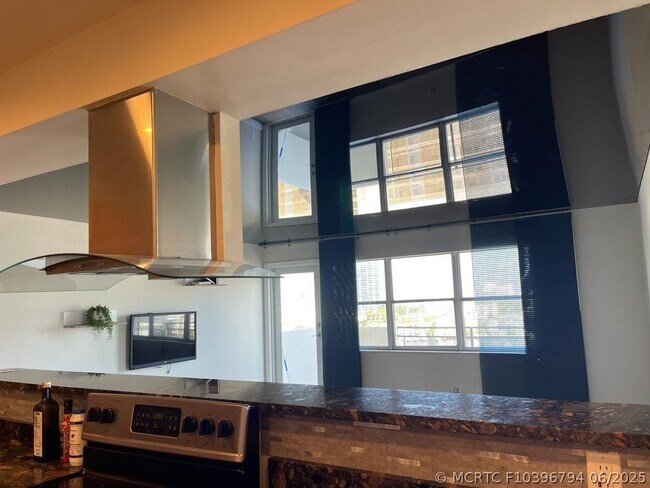 Building Photo - 401 Golden Isles Dr