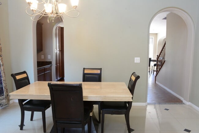 Building Photo - "Spacious 4-Bedroom Oasis with Granite Touches and Cozy Fireplace in Las Vegas!"