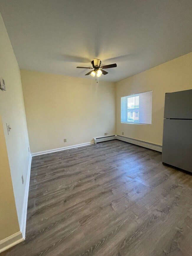 Primary Photo - 68 Chase St