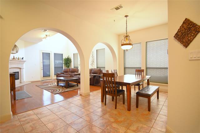 Building Photo - 6419 San Saba