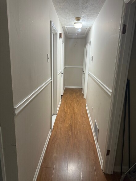 Building Photo - 6353 Bell Haven Ln