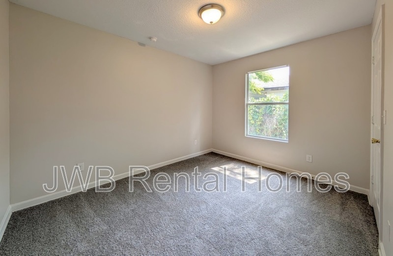 Building Photo - 7730 Eaton Ave