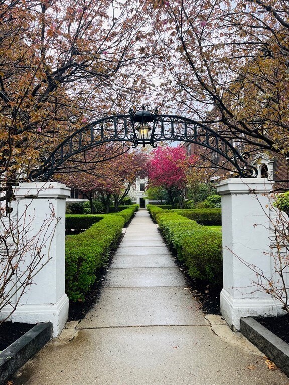 Building Photo - 400 Washington St