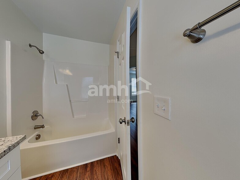 Building Photo - 1825 Beeson Park Ln