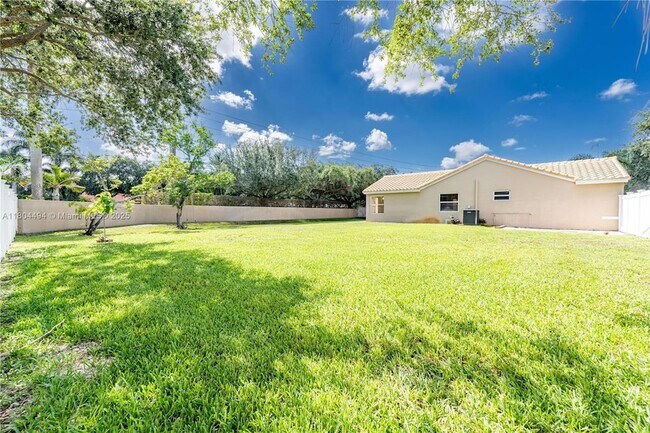 Building Photo - 1840 SW 135th Way