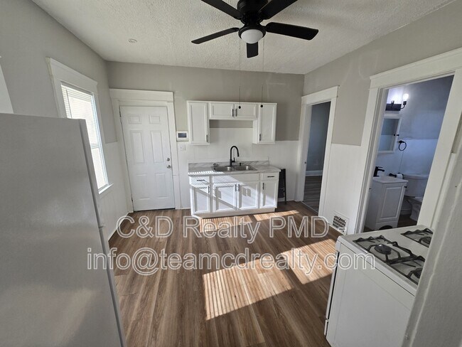 Building Photo - 2800 E 124th St