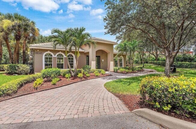 Building Photo - 10440 Cypress Lakes Preserve Dr