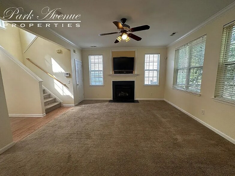 Building Photo - 6300 Gatesville Ln