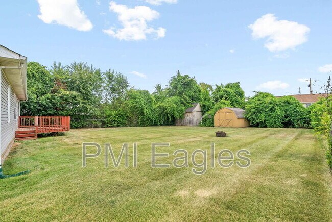 Building Photo - 114 Gleaves Ln