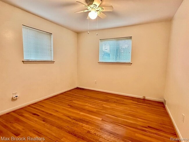 Building Photo - 1619 Poplar Ave