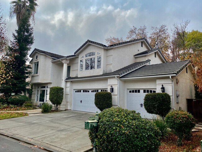 Building Photo - 4 br, 2.5 bath House - 2593 E Jenny Ave