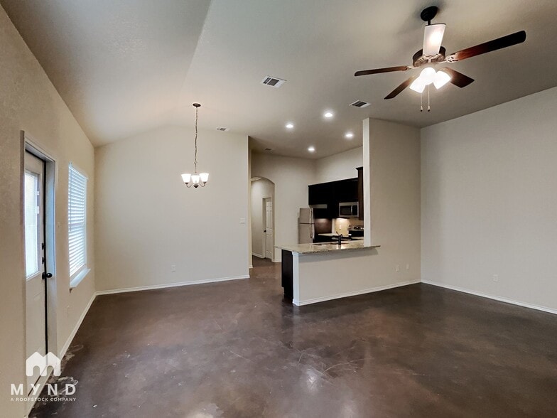 Building Photo - 228 Kaspar Way