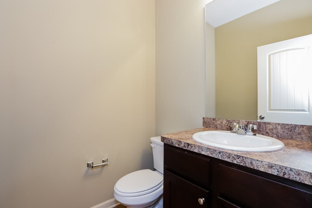 Building Photo - 496 Hill Crest Cir