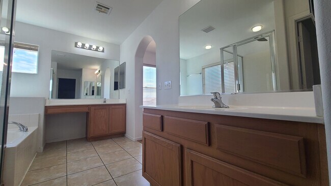 Building Photo - 3 Bedroom home in Southwest Las Vegas