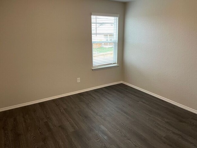 Building Photo - New Year's Promotion! Three Bedroom | Two ...