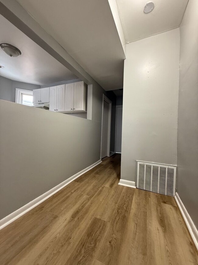 Building Photo - 251 Highland Ave