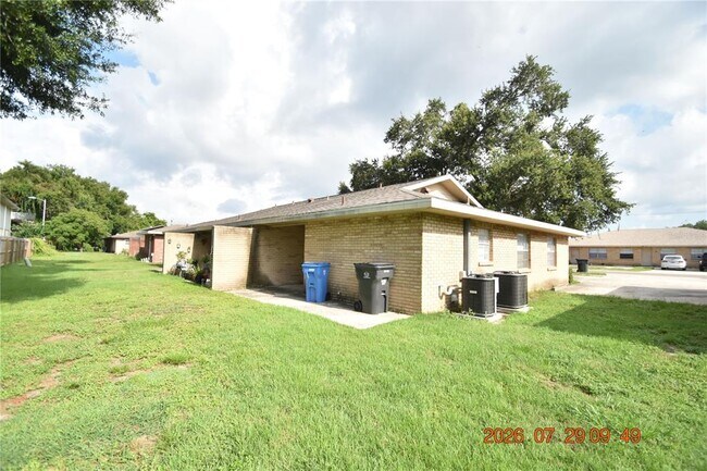 Building Photo - 411 Big Cedar Way